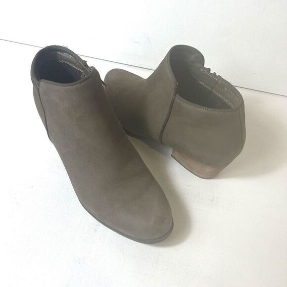 Blondo Waterproof Womens 8.5M Low Heel Ankle Booties Comfort Casual Brown Nubuck - Picture 3 of 10